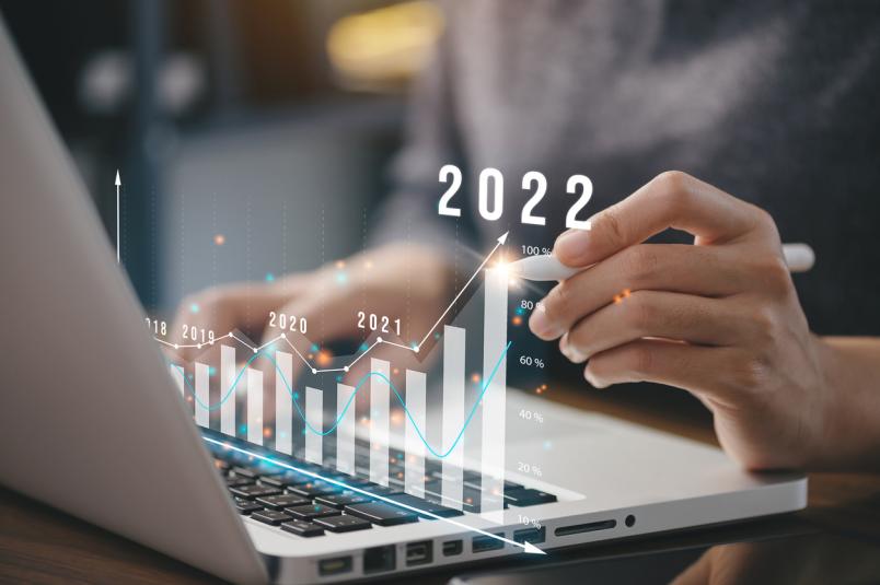 Empresário planeja crescimento dos negócios e financeiros, aumento de indicadores positivos no ano de 2022 para aumentar o crescimento dos negócios
