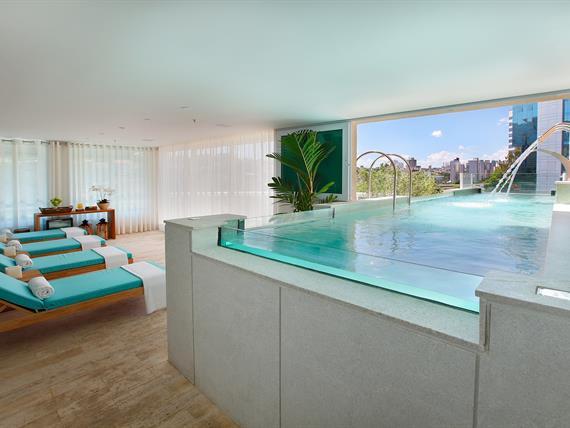 Área comum e design do Vitória Hotel Concept